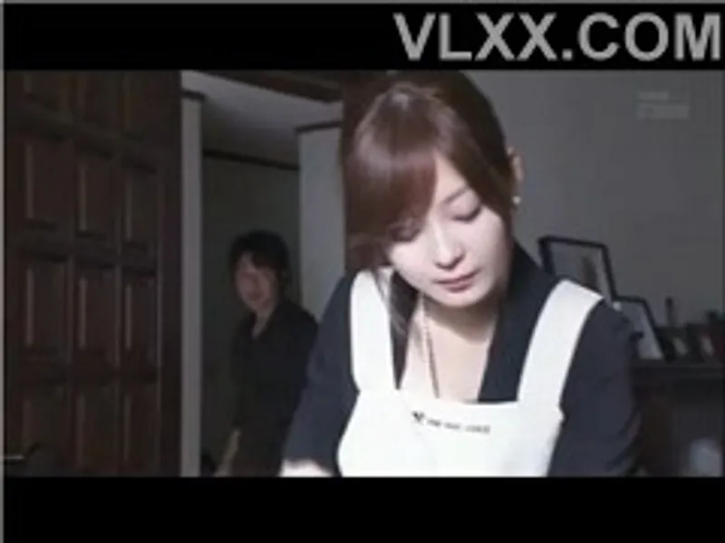 Gã chồng đi bàn việc làm ăn, vợ yêu ở nhà bị người yêu của chị gái cưỡng hiếp