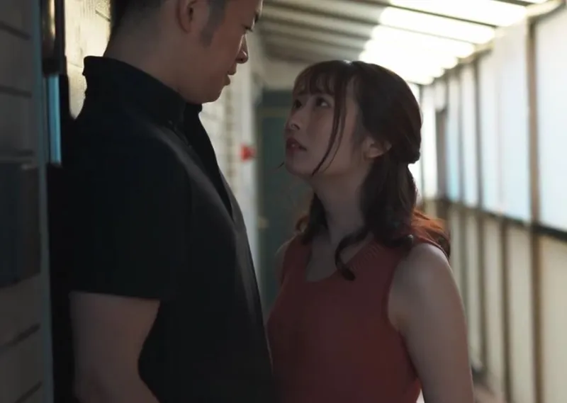 Bà xã mang thai, tôi bị hấp dẫn bởi vợ yêu cạnh nhà thường ở nhà một mình